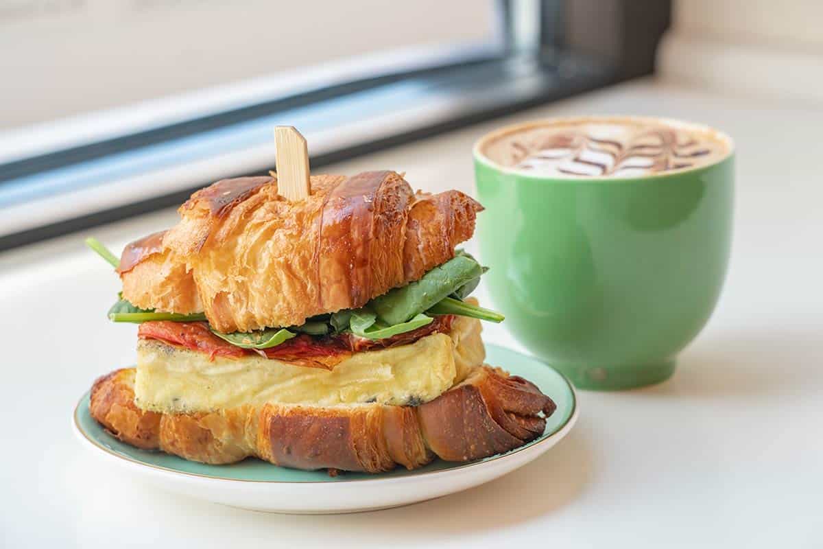 eggsoufflesandwichcroissant5 Meringue Bakery & Cafe